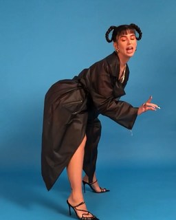 Nathy Peluso feet photo thumbnail