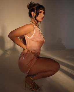 Nathy Peluso feet photo thumbnail