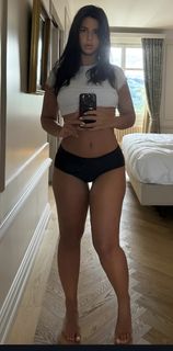 Nathy Peluso feet photo thumbnail