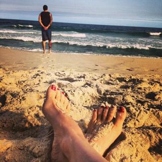 Nathália Rodrigues feet photo 2