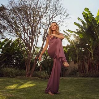 Nathália Rodrigues feet photo 5