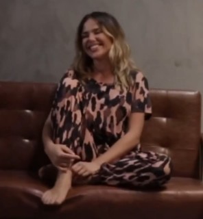 Nathália Rodrigues feet photo 4