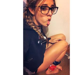 Nati Jota feet photo thumbnail