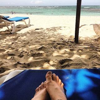 Natti Natasha feet photo thumbnail