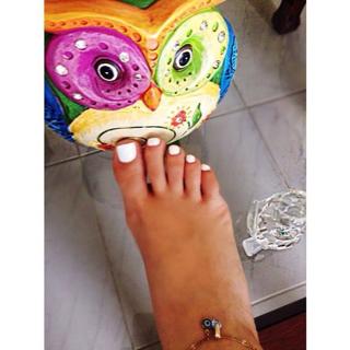 Natti Natasha feet photo thumbnail