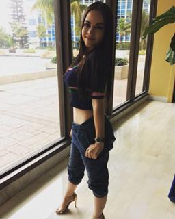 Natti Natasha feet photo thumbnail