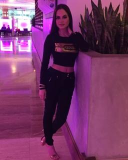 Natti Natasha feet photo thumbnail