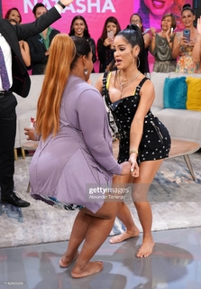 Natti Natasha feet photo thumbnail