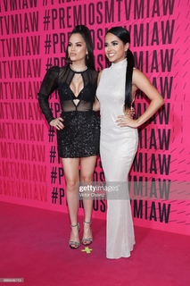 Natti Natasha feet photo thumbnail