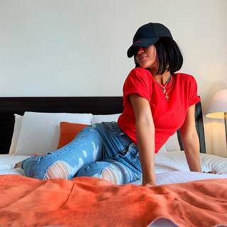 Natti Natasha feet photo thumbnail