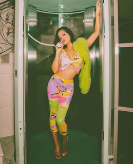 Natti Natasha feet photo thumbnail