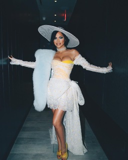 Natti Natasha feet photo thumbnail