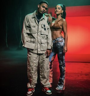 Natti Natasha feet photo thumbnail