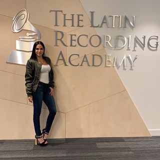 Natti Natasha feet photo thumbnail