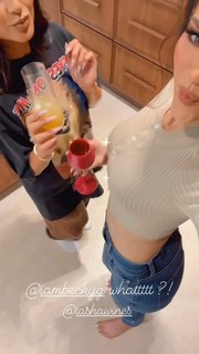 Natti Natasha feet photo thumbnail