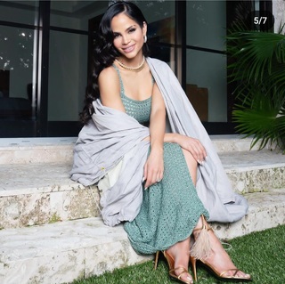 Natti Natasha feet photo thumbnail