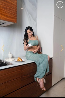 Natti Natasha feet photo thumbnail