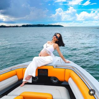 Natti Natasha feet photo thumbnail