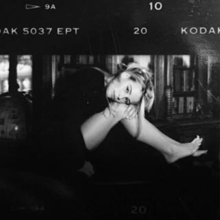 Nattie Neidhart feet photo thumbnail