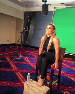 Nattie Neidhart feet photo thumbnail