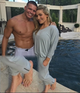 Nattie Neidhart feet photo thumbnail