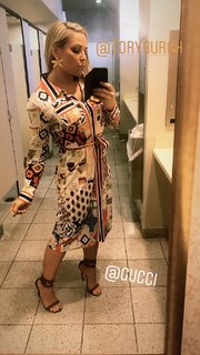 Nattie Neidhart feet photo thumbnail