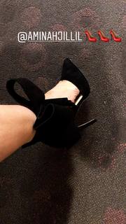 Nattie Neidhart feet photo thumbnail