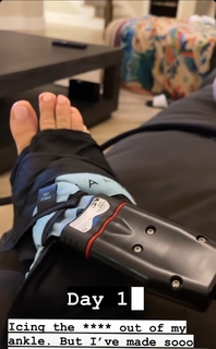 Nattie Neidhart feet photo thumbnail