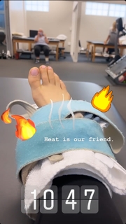 Nattie Neidhart feet photo thumbnail