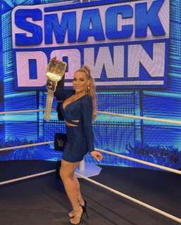 Nattie Neidhart feet photo thumbnail