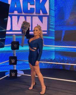 Nattie Neidhart feet photo thumbnail