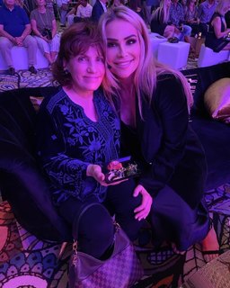 Nattie Neidhart feet photo thumbnail