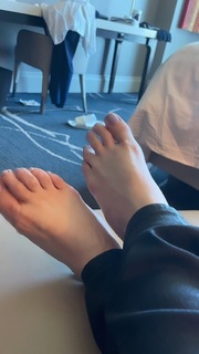 Nattie Neidhart feet photo thumbnail