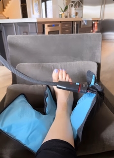 Nattie Neidhart feet photo thumbnail