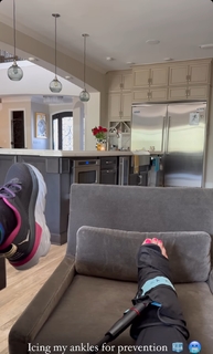 Nattie Neidhart feet photo thumbnail