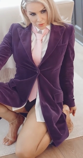 Nattie Neidhart feet photo thumbnail