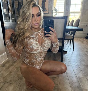 Nattie Neidhart feet photo 11