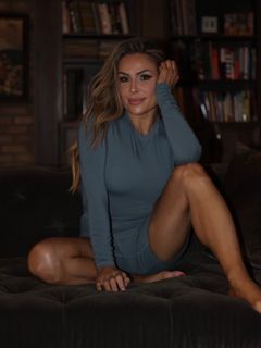 Nattie Neidhart feet photo 1