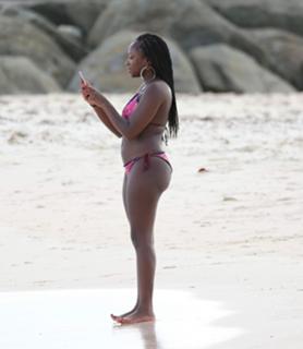 Naturi Naughton feet photo 9