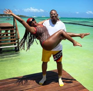 Naturi Naughton feet photo 11