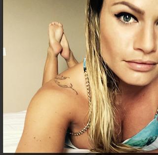 Natália Casassola feet photo 15