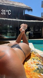 Natália Casassola feet photo 16