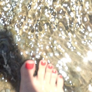 Natália Lage feet photo 2