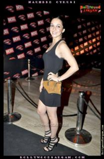 Nauheed Cyrusi feet photo 8