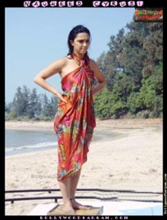 Nauheed Cyrusi feet photo 4