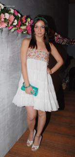 Nauheed Cyrusi feet photo 11