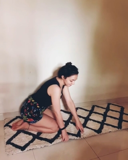 Nauheed Cyrusi feet photo 18