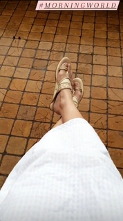 Nauheed Cyrusi feet photo 12