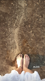 Nauheed Cyrusi feet photo 4