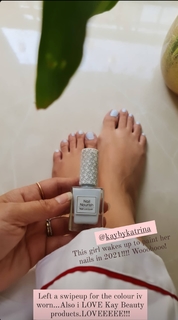 Nauheed Cyrusi feet photo 17